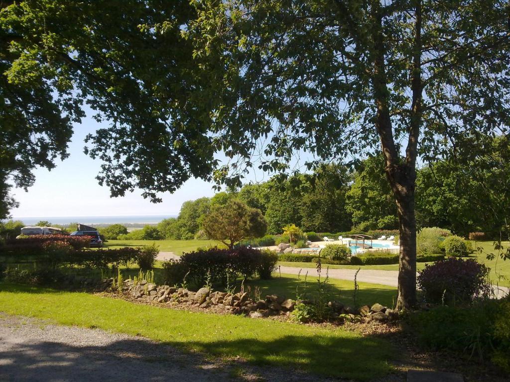 Camping Le Balcon De La Baie Saint-Marcan Екстер'єр фото